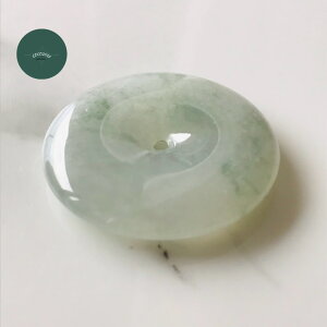 ミャンマー産 翡翠 ヒスイ jade 高品質 ペンダントトップ ネックレス 氷翡翠 彫刻 紐付き  ビンテージ 一点もの 希少 天然石  ヒスイ ひすい パワーストーン hisui 本翡翠 翡翠