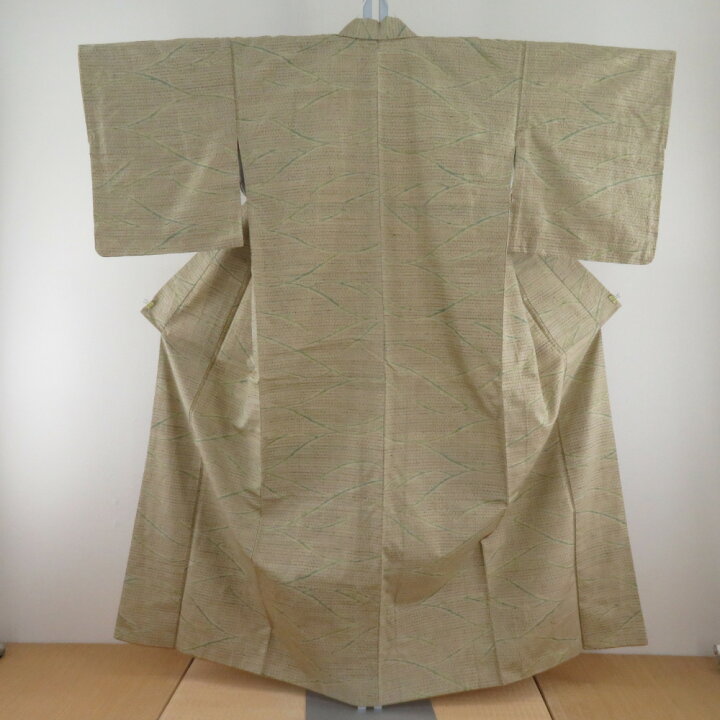 楽天市場】紬 着物 砂色x黄緑 よろけ縞 袷 バチ衿 正絹 カジュアル 