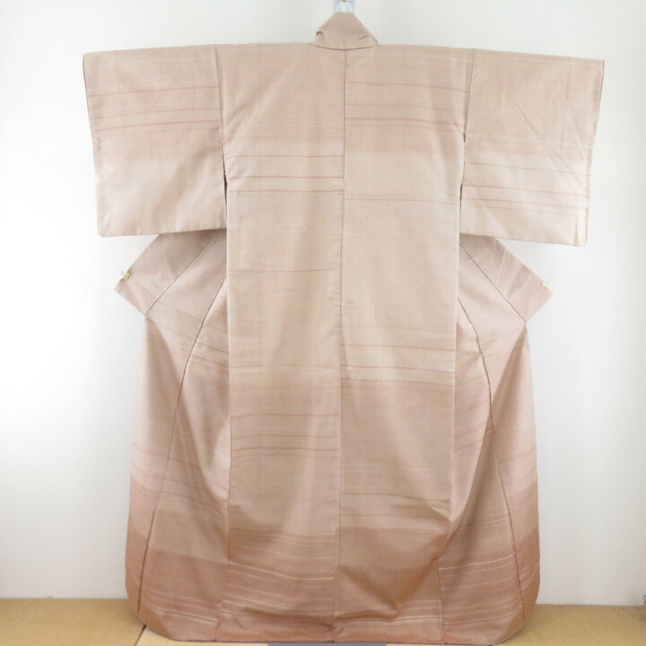 楽天市場】紬 着物 横縞 グラデーション 袷 広衿 薄茶色 正絹 一つ紋  
