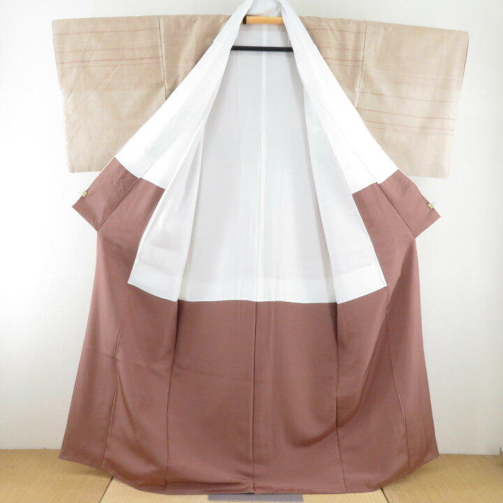 紬 着物 横縞 グラデーション 袷 広衿 薄茶色 正絹 一つ紋 カジュアル 