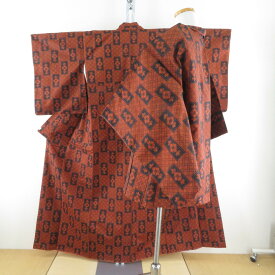紬 着物 村山大島紬 アンサンブル 羽織付 四角に花文様 袷 バチ衿 黒橙色 正絹 カジュアル 仕立て上がり 身丈155cm【中古】