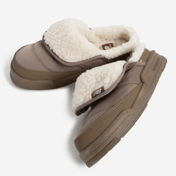 NEW BALANCE ニューバランス SD3405BR2 ボア ファー 暖かい 保温 冬用 かわいい ミュール スニーカー サンダル PUFLEE V2 PUFFER MEETS FLEECE BROWN ( ボアサンダル パフリー )