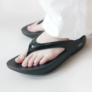 OOFOS �E�[�t�H�X �T���_�� OOmega �E�[���K BLACK ���� SANDAL �X���C�h �g���O �� �u���b�N ���J�o���[ �r�[�`�T���_�� ���킢�� ���f�B�[�X 2000440050211 �y �������K�i �z