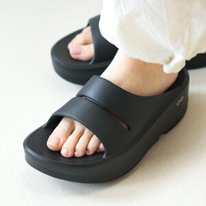 OOFOS OOmega OOahh BLACK �E�[�t�H�X �E�[���K �E�[�A�[ �T���_�� SANDAL �X���C�h ( �������K�i SLIDE �� ���J�o���[�T���_�� ���� �����Y ���f�B�[�X �E�B�����Y 2000730050232 )