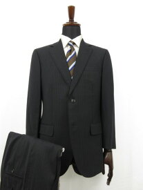 【銀座グローバルスタイル GINZA Global Style】 JOHN FOSTER生地 2ボタン スーツ (メンズ) size46相当 ブラック ストライプ ●27RMS6967　【中古】
