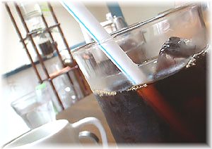 キリマンジャロ１００％のアイスコーヒー メール便なら400ｇまで 新作多数 送料￥100 アイスコーヒー キリマンジャロ１００％ ２００g当店アイスコーヒー人気NO.1 穏やかなコクと甘みのあるアイスコーヒー 日本製 芳醇で薫り高く イタリアンロースト