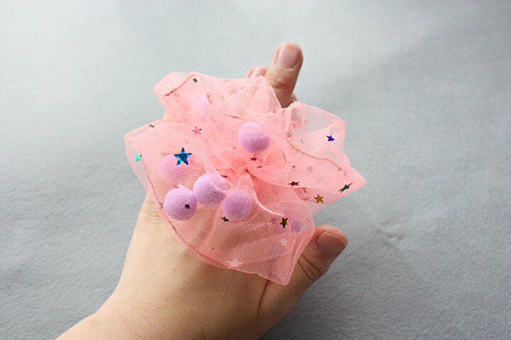 楽天市場】ワンポイントシュシュ◎BIG星柄チュール◎ポンポン入り 