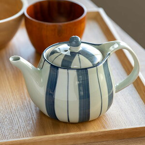 ポット 550ml 染十草 茶こし付き 急須 ティーポット 陶器 ( 食洗機対応 後手型急須 茶漉し付き 片手 3〜4杯 後手急須 和風 茶漉し お茶用品 ティーウェア 茶器 ) 【3980円以上送料無料】