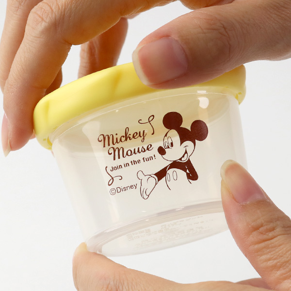 ミッキーマウスのイラスト入りミルクストック ミルクケース ミッキーマウス 3回分 日本製 小分けケース 在庫一掃売り切りセール 80ml 粉ミルク プロテイン 持ち運び 小分け 入れ物 3段 ロート ケース 漏斗付き 容器 ミッキー ディズニー 連結 キャラクター 保存容器