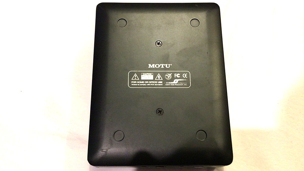 楽天市場】MOTU TRACK16 コンパクトボディで、16チャンネルの入力と14