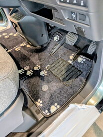 超新型デリカMINI用：BA型2WD＆4WD車専用フロアーマット　MDF 超新型デリカミニ専用 フットデザインフロアマットセット（ブラック）