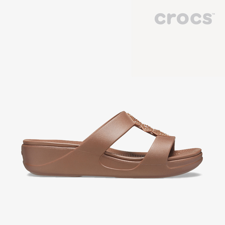 クロックス《レディース》モントレー シマー スリッポン ウェッジ ブロンズ CROCS W Monterey Bronze Slip-on 85％以上節約 # Shimmer Wedge - Sandal 高品質の人気