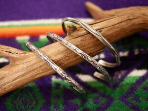 INDIAN JEWELRY : NAVAJO TRIANGLE SILVER BANGLE / CfBA WG[ ioz gCAO Vo[oO