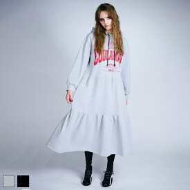 《 COOLA MADE プリント フーディー ドレス グレー 》 クーラ DRESS ワンピース ロングワンピース フード ロゴ プリント スウェット スウェットワンピース ティアード ティアードワンピース ペイント おしゃれ レディース カジュアル ストリート レディースファッション