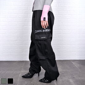 直営限定ITEM《 ペイント ルーズ ミリタリー パンツ ブラック 》 COOLA クーラ ボトムス カーゴパンツ ミリタリーパンツ ワークパンツ スピンドル ロゴ ポケット 無地 ルーズシルエット おしゃれ レディース カジュアル ストリート レディースファッション モード きれいめ