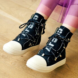 《 COOLA ペイント ハイカット スニーカー 》 クーラ 靴 シューズ ハイカットスニーカー SHOES　ハンドペイント ハート ワッペン フラットフォーム サイドファスナー おしゃれ レディース レディースファッション カジュアル きれいめ スポーティ ストリート モード デイリー