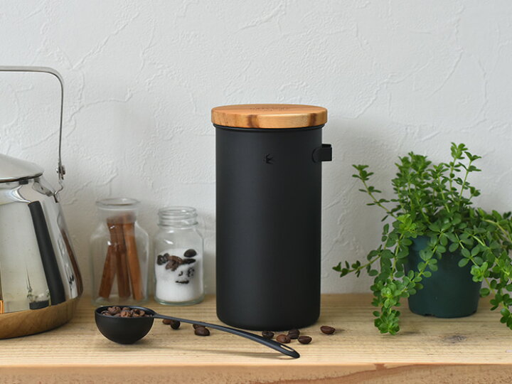 楽天市場 コーヒー缶 キャニスター 調味料入れ 保存容器 ブラック マット グローカルスタンダードプロダクツ コーヒー M W ツバメシリーズ ステンレス フック Glocal Standard Products 保存 コーヒー豆 おしゃれ ギフト Cortina 北欧生地と雑貨のお店 楽天市場 コーヒー缶 キャニスター 調味料入れ 保存容器 ブラック マット グローカルスタンダードプロダクツ コーヒー M W ツバメシリーズ ステンレス フック Glocal Standard Products 保存 コーヒー豆 おしゃれ ギフト Cortina 北欧生地と雑貨のお店