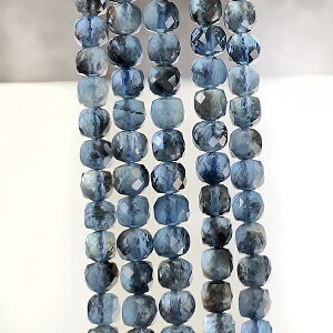 天然石アクアマリンモスアクアマリンデビルアクアマリン(スクエア キューブカット)大きさ 約4.7〜4.8×5〜5.2mm穴径 約0.5〜0.6mm