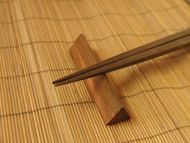 売切り、残りわずか！木製箸置/三角/黒檀箸置き シンプル 天然木