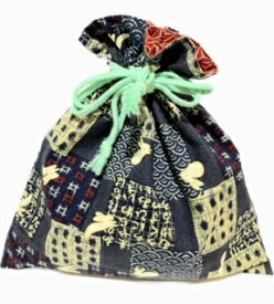 【送料無料】★手作り リバーシブル 巾着 ( ひらがな とうさぎさん ＆ さしこ柄 ）★ #プレゼント #御朱印帳 #花火 #着物 #和装 #信玄袋 #合切袋 #祭用品 #化粧ポーチ #小物入れ #マルチ袋 #お着替袋 # シューズ入れ #バックの中の整理用 #旅行 #メンズ #レディース