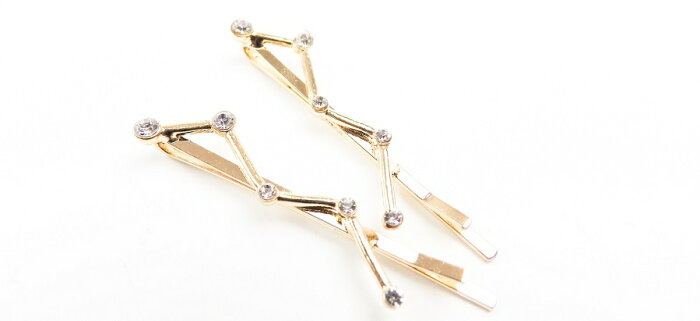 追跡可能メール便ok ヘアピン カシオペアのヘアピン2本セット ヘアアクセサリー セット おしゃれ 大人可愛い 星座 ラインストーン ゴールド プチプラ キラキラ キッズ 前髪用 サイド まとめ髪 アクセント ワンポイント カジュアル レディース 的详细信息 日本商品