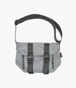 AMIACALVA ''DYNEEMA MESSANGER BAG (S)'' (GRY)