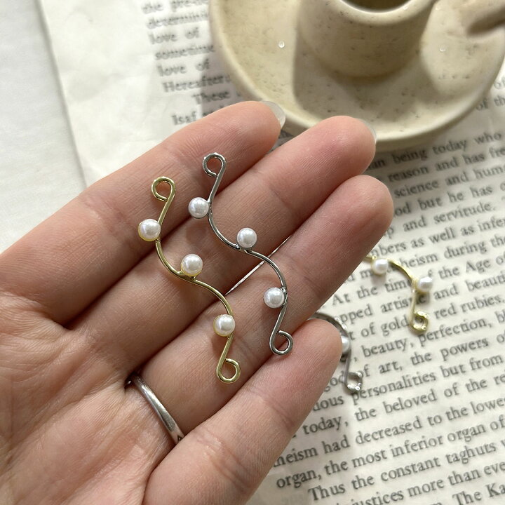楽天市場】両カン付き うねり パール コネクター【4個入】ロングピアス  