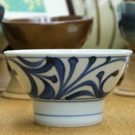 和食器 砥部焼 梅山窯 茶碗 小 11cm 唐草