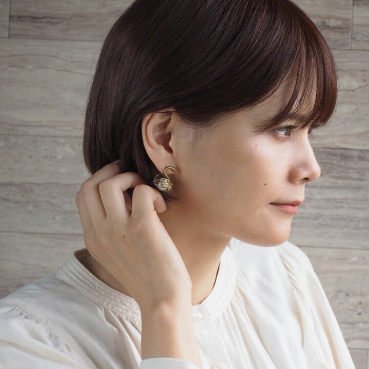 楽天市場】sasakihitomi（ササキヒトミ）スワンのピアス 真鍮 
