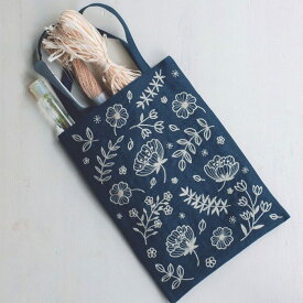 【ポイント2倍：8/11 01:59まで】 刺繍キット ｜ yulaさんの手提げ袋 （ ガーデンパーティー ）｜ 刺しゅう 刺繍 ししゅう フランス刺繍 手芸 キット 手芸キット 手作り ハンドメイド 手芸用品 ステッチ 大人 向け 花 フラワー 植物 人気