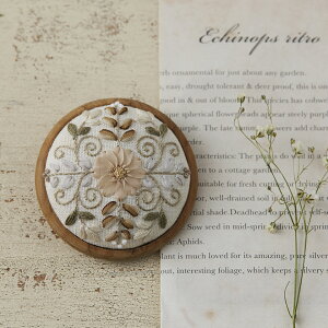 【 刺繍キット 】 makimakiさんの 花刺繍キット《 ブローチ 大 》| 花 フラワー 刺繍 手芸 キット セット 手芸用品 手作り ハンドメイド ハンドクラフト インテリア おしゃれ 可愛い かわいい