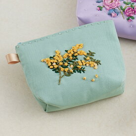 ポイント10倍：12/11 01:59まで【 刺繍キット 】 『花のリボン刺しゅう』刺しゅうキットシリーズ　ミモザのポーチ ｜ 手芸 キット 手芸キット 手作り ハンドメイド 手芸用品 刺しゅう リボン 刺繍 ステッチ