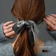 シュシュ リボン ベロア アシンメトリー パウダーラメ ゴールド ベルベット 光沢感 ヘアゴム ヘアアクセ …