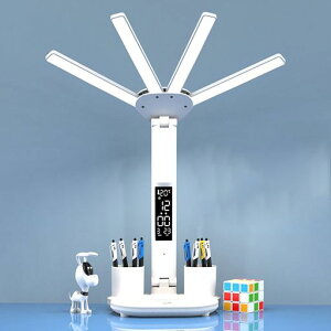 CLEAYODO �e�[�u�� �f�X�N�g�b�v �X�^���f�B���O LED�ڕی색���v Type-C�[�d ��e�ʃo�b�e���[ 3�F������ ���i�K���� �܂肽���� �|�[�^�u�� �Ǐ��� ��铔 �x�b�h�T�C�h �� �Q���Ή� �N���b�c