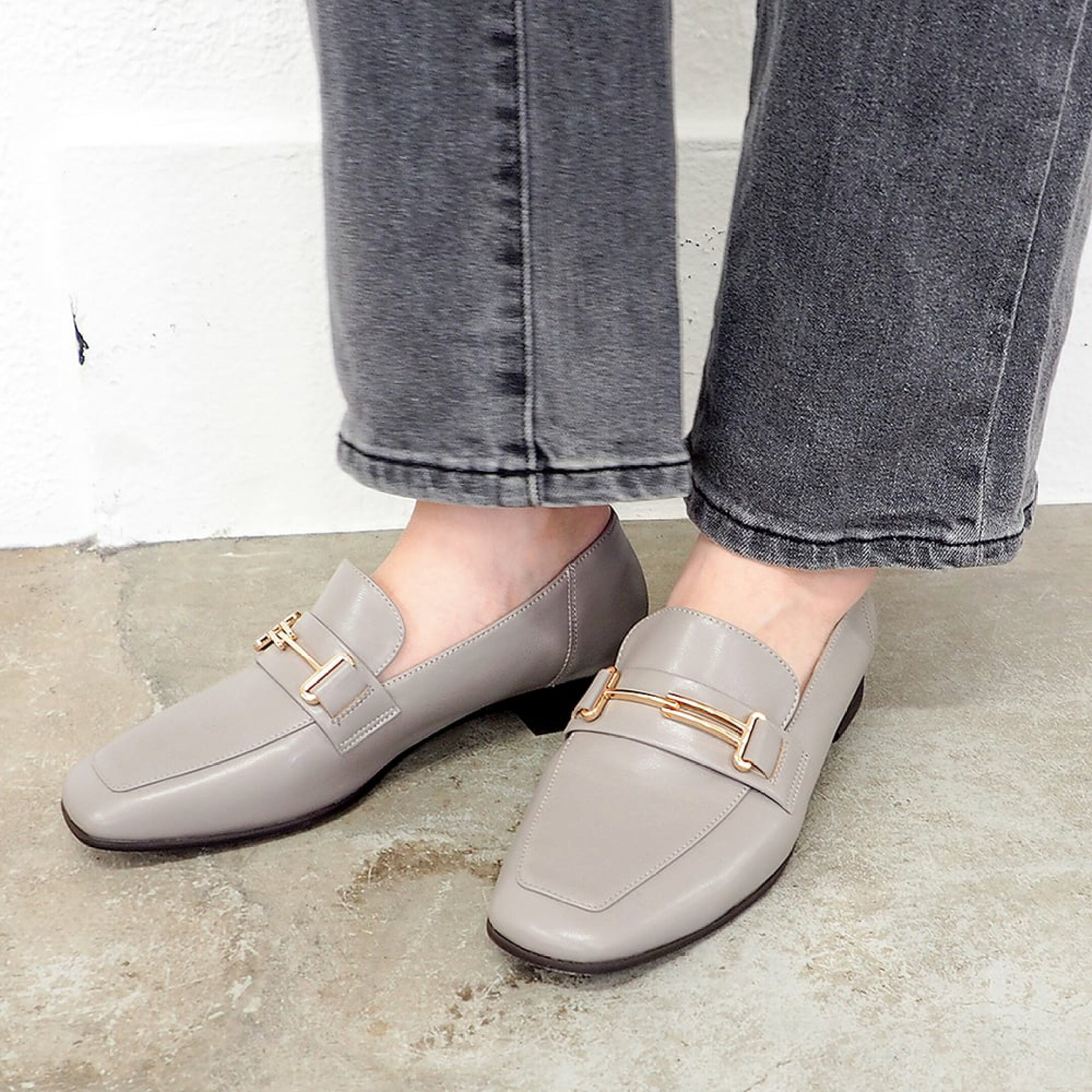 サヴァサヴァ ビットローファー カラー：ブラック｜ブラウン｜ライトグレー ￥18,480