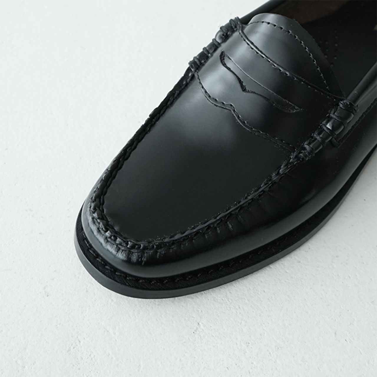 オフィシャル通販  レディース　コインローファー　黒 G.H.BASS ローファー/革靴