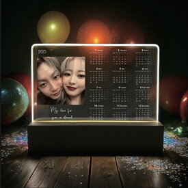 2025年カレンダー スマホにある写真でカンタン作成メッセージ・文字入れ・好きな日にちにハートマークも世界で一つだけのカレンダーLEDアクリル製フォトカレンダー 母の日 入学式
