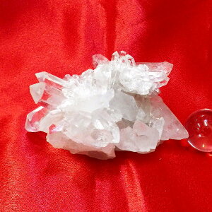 【スタンダードクラス】水晶原石クラスター 中型サイズ(重さ302g 高さ約5cm 横幅約9.8cm 奥行約8.8cm ブラジル産)【台座なし】完全天然石 写真現品販売