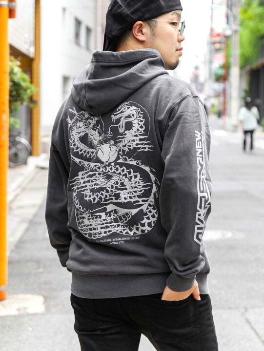 楽天市場】【AVIREX】“DRAGON & SNAKE”FADE WASH PRINT SWEAT PULL 