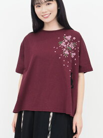 【雅結】桜と猫プリント ドルマンプルオーバー ｜ 和柄 半袖 重ね着 通販 レディース 女性 春 夏 春服 白 ホワイト 黒 ブラック 赤 えんじ ワイン M L 大きめ ゆったり ドルマンスリーブ おすすめ おしゃれ かわいい 和柄女子 ブランド 流儀圧搾 METHOD