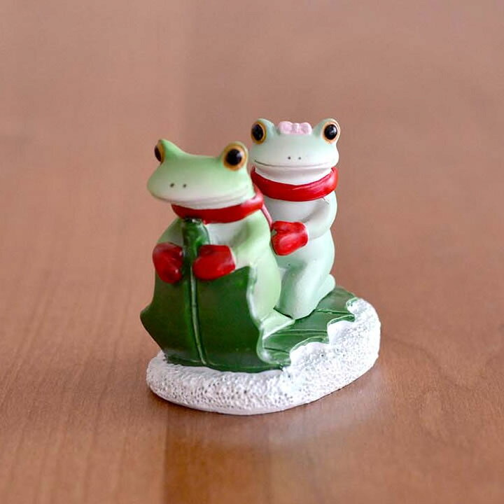 楽天市場 カエル 置物 ヒイラギの葉に乗るカップル Copeau コポー クッチーナ カエル グッズ かえる 蛙 雑貨 ソリ 雪 雪遊び 冬 秋冬 クリスマス カエルの置物 オーナメント フィギュア おしゃれ かわいい トイレ 癒し ギフト プレゼント 贈り物 キッチン雑貨 楽天市場 カエル 置物 ヒイラギの葉に乗るカップル Copeau コポー クッチーナ カエル グッズ かえる 蛙 雑貨 ソリ 雪 雪遊び 冬 秋冬 クリスマス カエルの置物 オーナメント フィギュア おしゃれ かわいい トイレ 癒し ギフト プレゼント 贈り物 キッチン雑貨