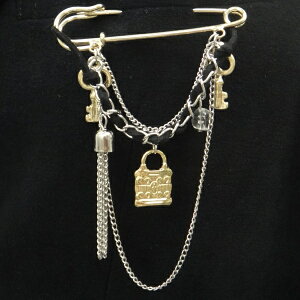 ラペルピン メンズ 結婚式 ラペルピン メンズ 結婚式 ブラックリボンと鍵 の安全ピンブローチ ラペルピン メンズブローチ メンズ ブローチ 男性 おしゃれ カフスマニア