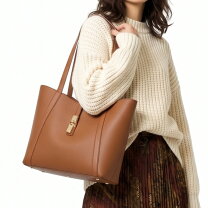 美品 FURLA フルラ メトロポリス ハンドバッグ ミニバッグ 黒 レザー 