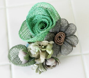 【お買い得!】フラワーコサージュ カラー:エメラルドグリーン(返品交換ギフト包装不可) レディース 女性 かわいい おしゃれ 繊細 結婚式 入学式 卒業式 二次会 春 夏 お花 ブローチ フ