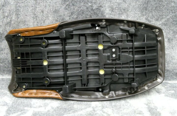 楽天市場】XJR400 後期 茶ツートン 鋲打ち タックロールシート 