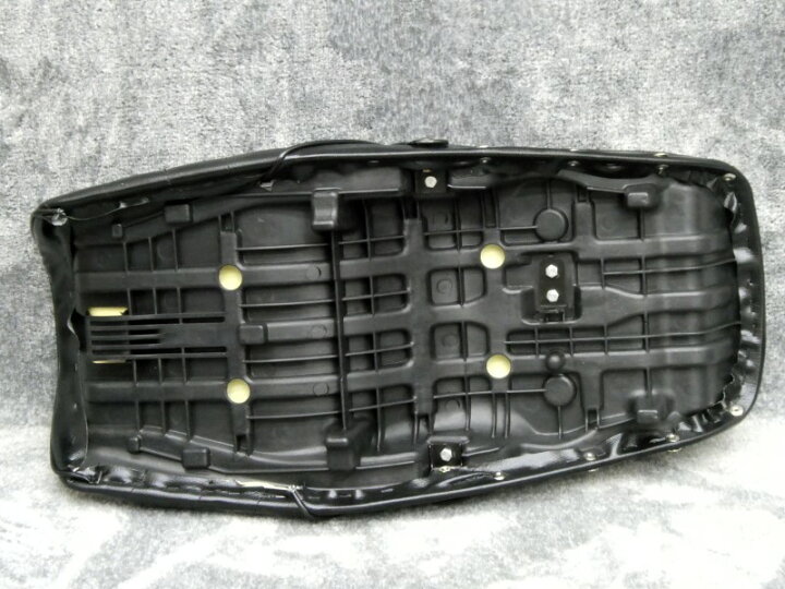 楽天市場】XJR400 前期 鋲打ち 黒皮 タックロールシート / 4HM 