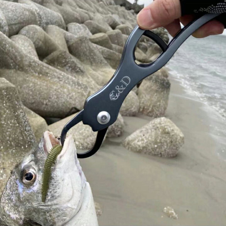 楽天市場 フィッシュグリップ フィッシングスケール 魚掴み器 釣り フィッシュキャッチャー ルアー シーバス バス釣り 釣り具店 C D