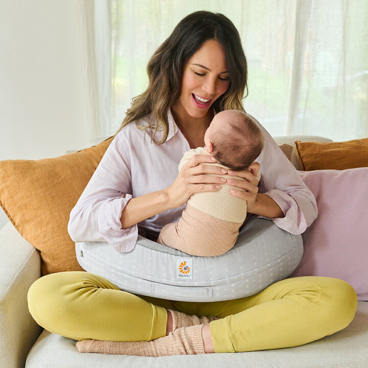 楽天市場】Ergobaby エルゴベビー ナチュラルカーブ・ナーシングピロー 