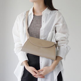 【20％OFF】【動画あり】AULENTTI（オーレンティ） フラップ ショルダーバッグ / ボディバッグ ハンドバッグ 本革 カウレザー マグネット オケージョン【セール】