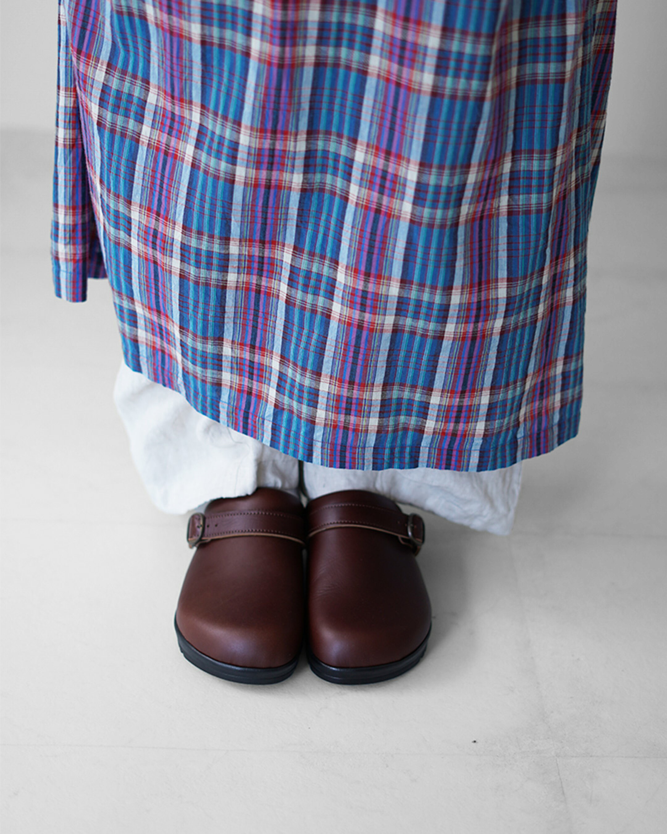 TUMUGU（ツムグ） tumugu×hcubuch コッペ カウレザー サボ 